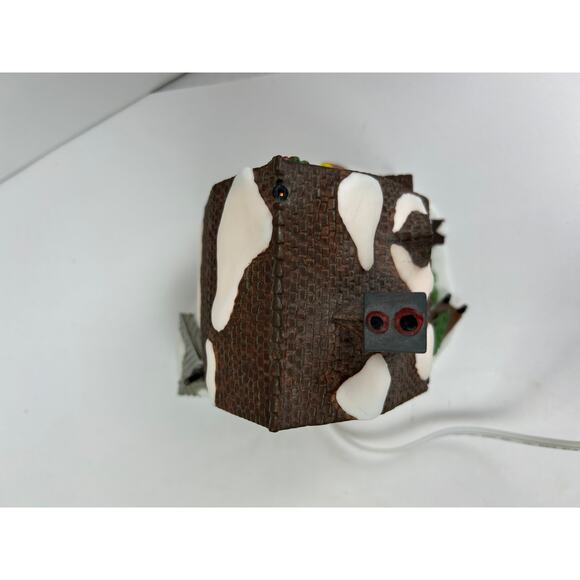 Department 56 New England Village Sawyer Family Tree Farm set 2004 - Picture 10 of 15